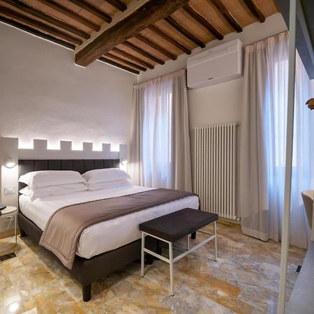 Hotel Torre Del Fuggisole Siena Esterno foto