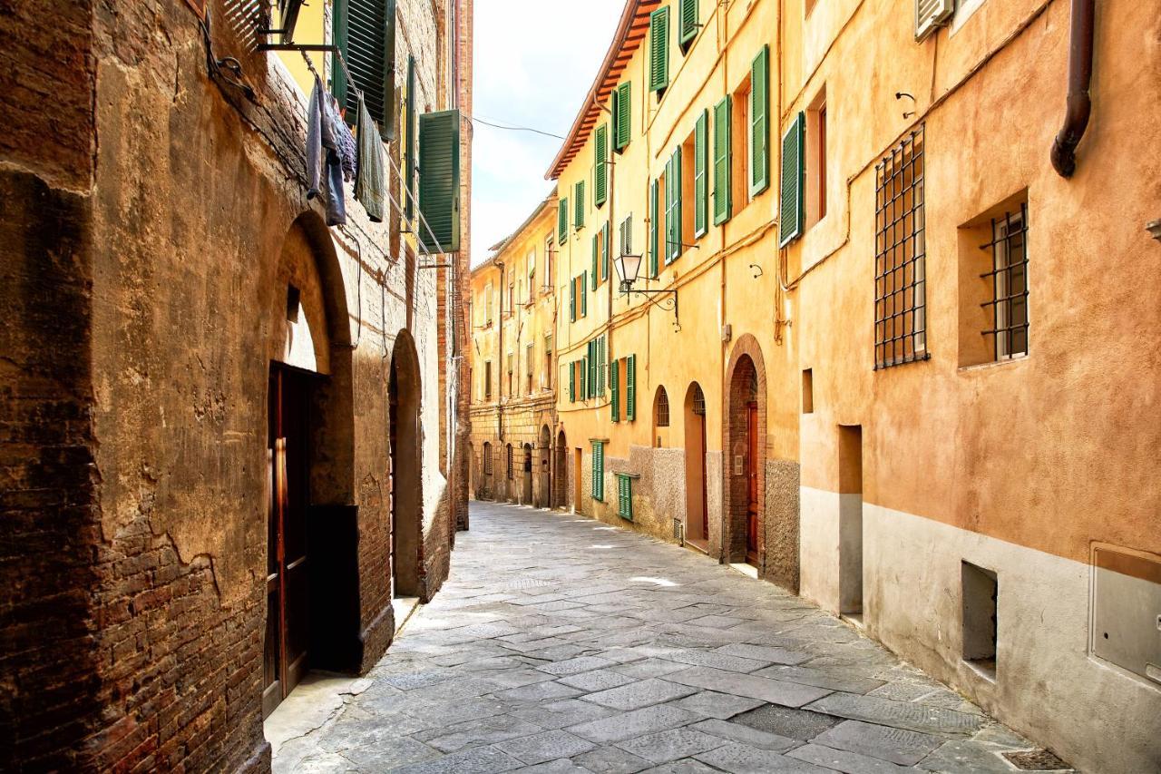 Hotel Torre Del Fuggisole Siena Esterno foto